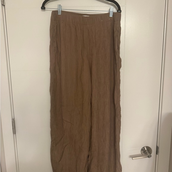 Abercrombie Crinkle Textured Pull On Pant - Picture 2 of 4